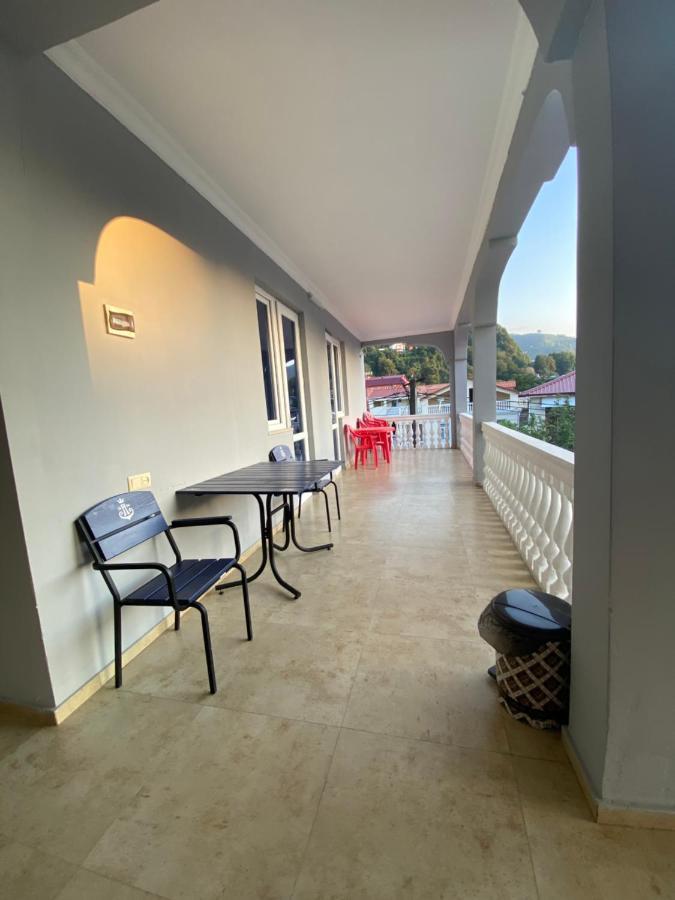 Beliy Dom Hotel Kvariati Exterior foto