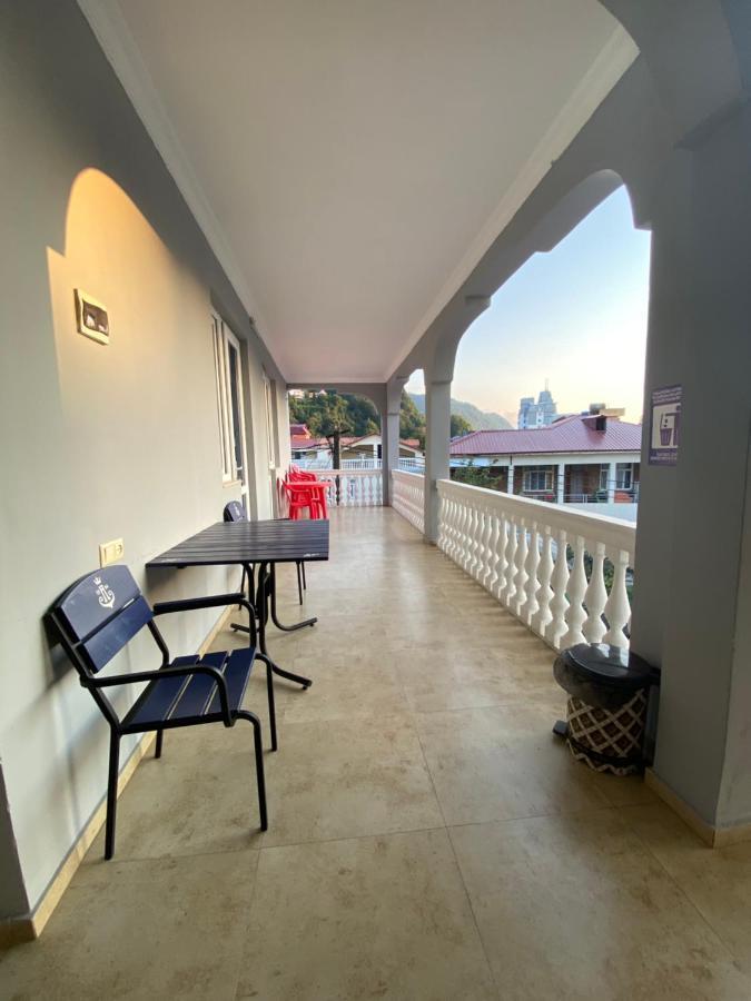 Beliy Dom Hotel Kvariati Exterior foto
