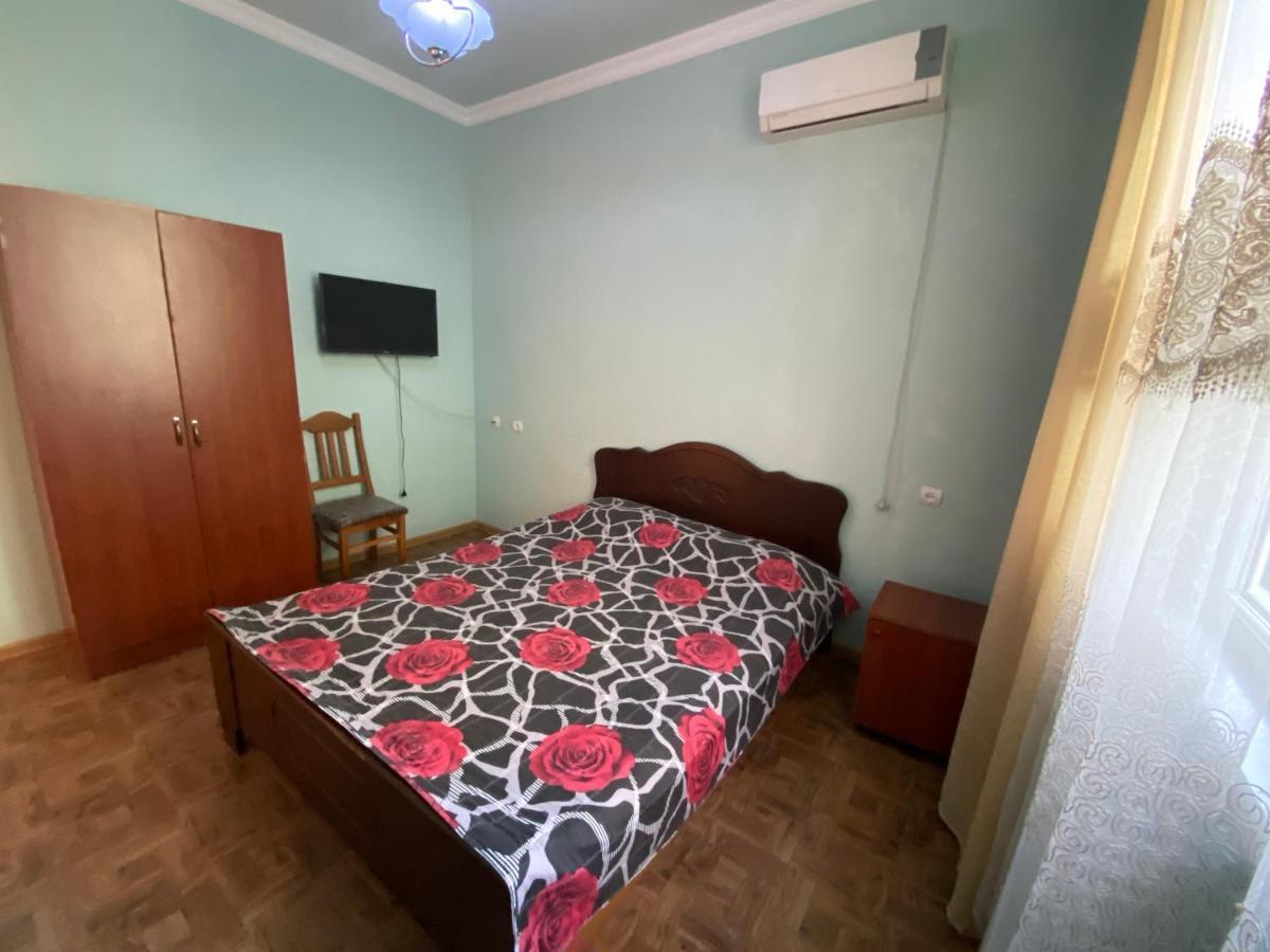 Beliy Dom Hotel Kvariati Exterior foto