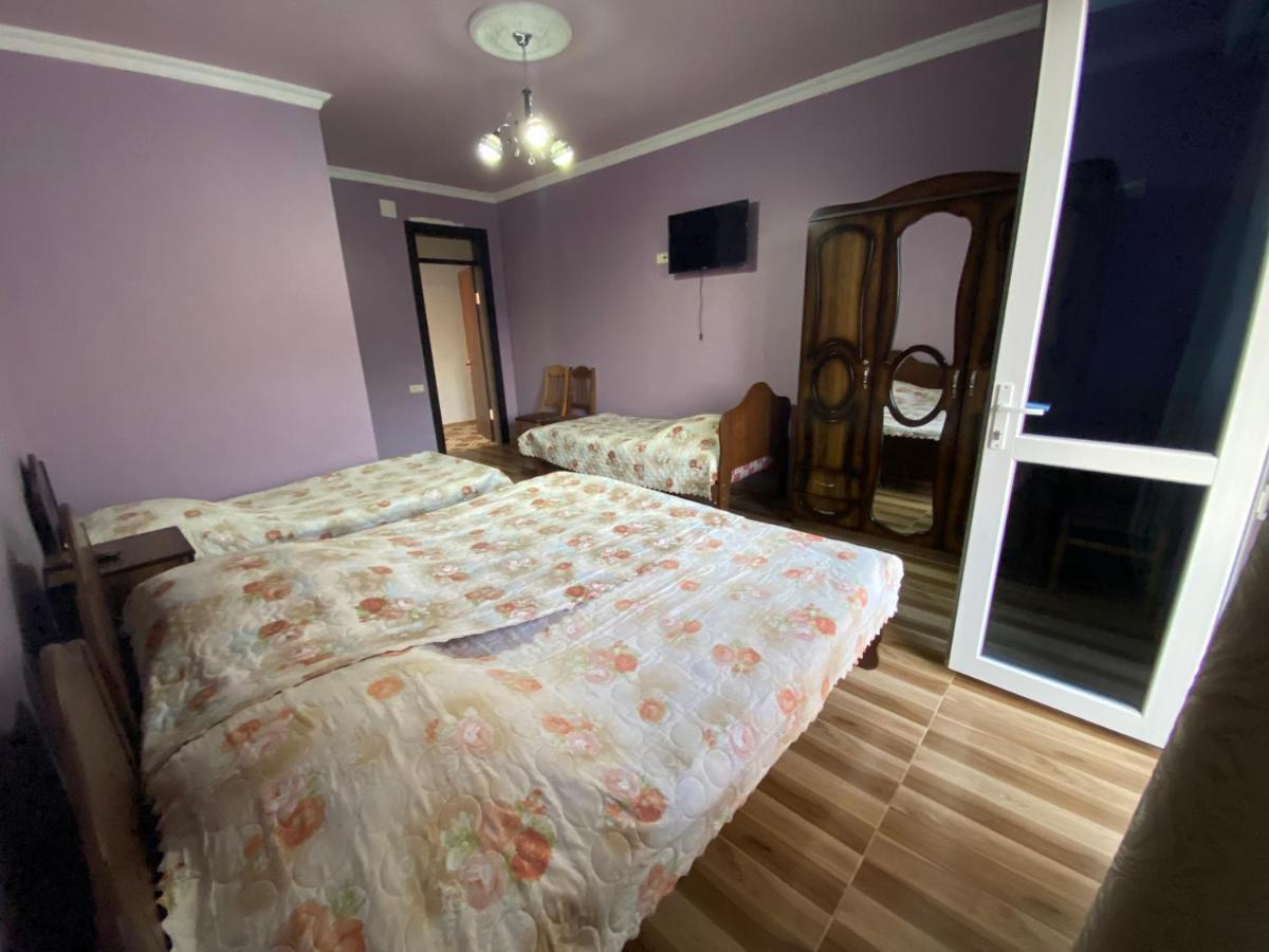 Beliy Dom Hotel Kvariati Exterior foto